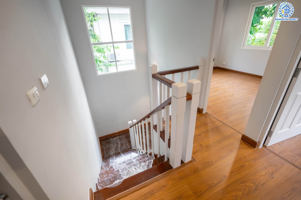 บ้านมือสองตกแต่งใหม่ คุณภาพแบรนด์ Q.House ม.คาซ่าวิลล์ ราชพฤกษ์-แจ้งวัฒนะ เนื้อที่ 50.6 ตร.ว. ฟังก์ชัน 3 ห้องนอน 2 ห้องน้ำ จอดรถได้ 2 คัน ทำเลศักยภาพ ติดถนนราชพฤกษ์ ใกล้ทางด่วน และเซ็นทรัลแจ้งวัฒนะ